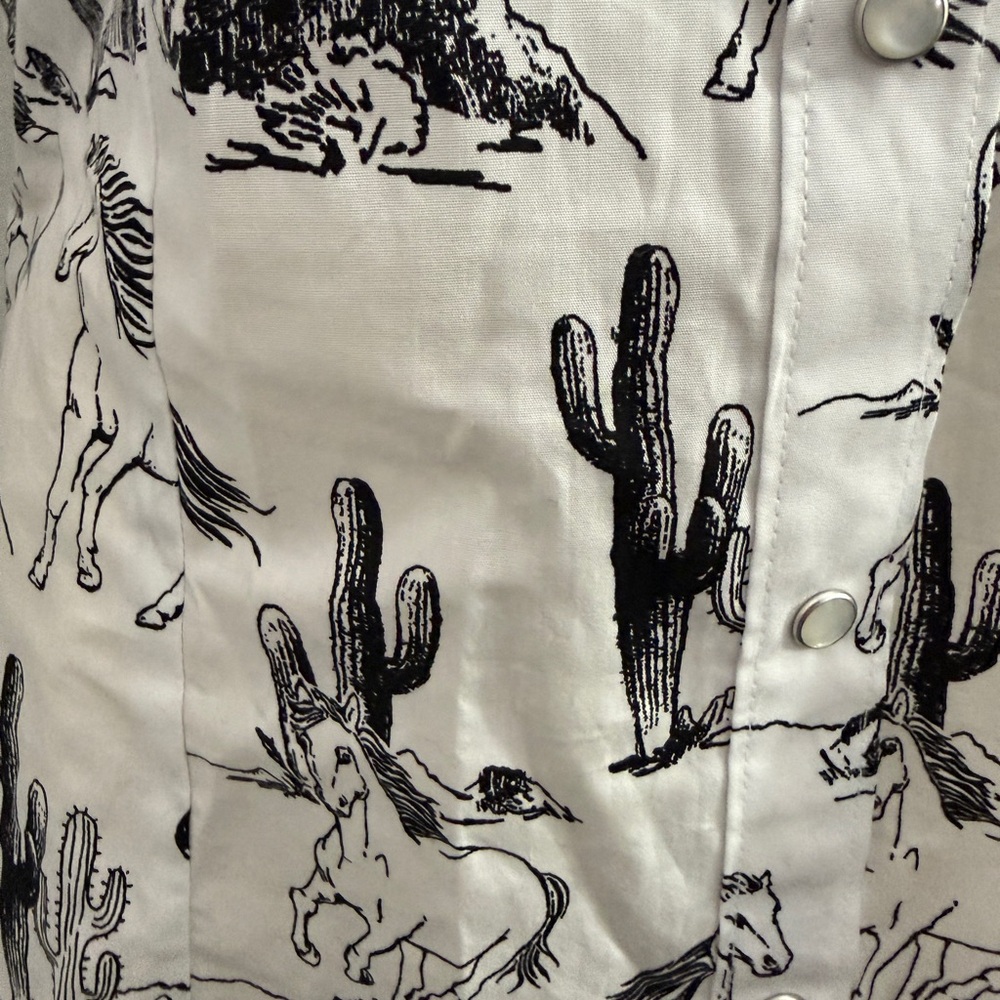 Women’s Wrangler Western Print Short Sleeve Shirt - Picture 9 of 9